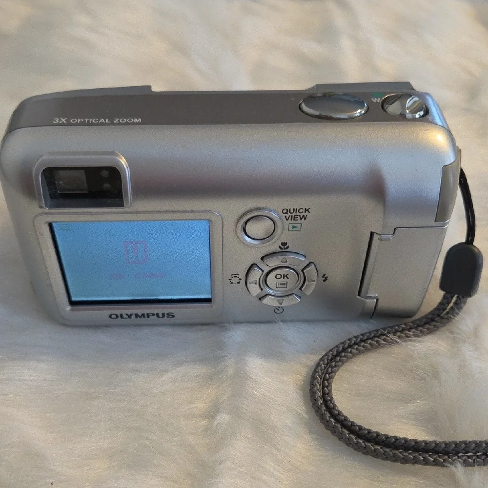Olympus Camedia D-580 Zoom Digital Camera - Tested & Working - Silver Y2K